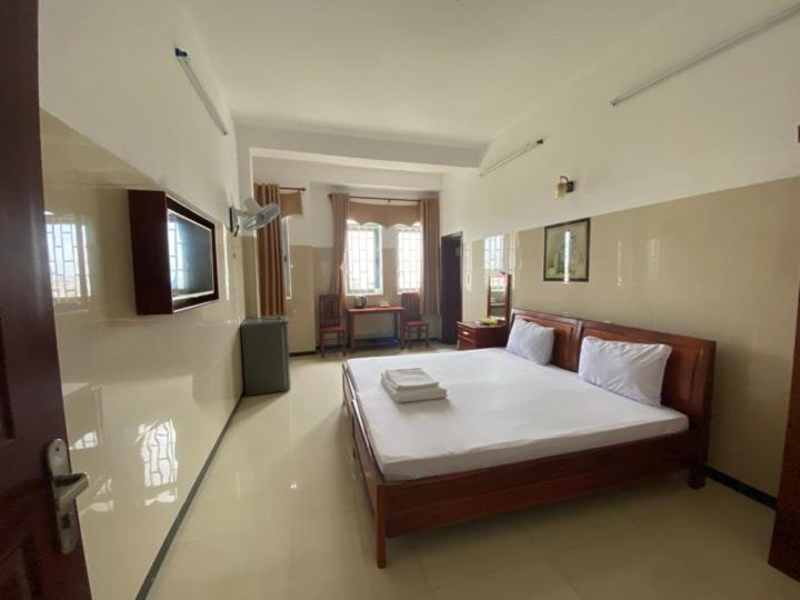 Hotel My Viet Di An Экстерьер фото